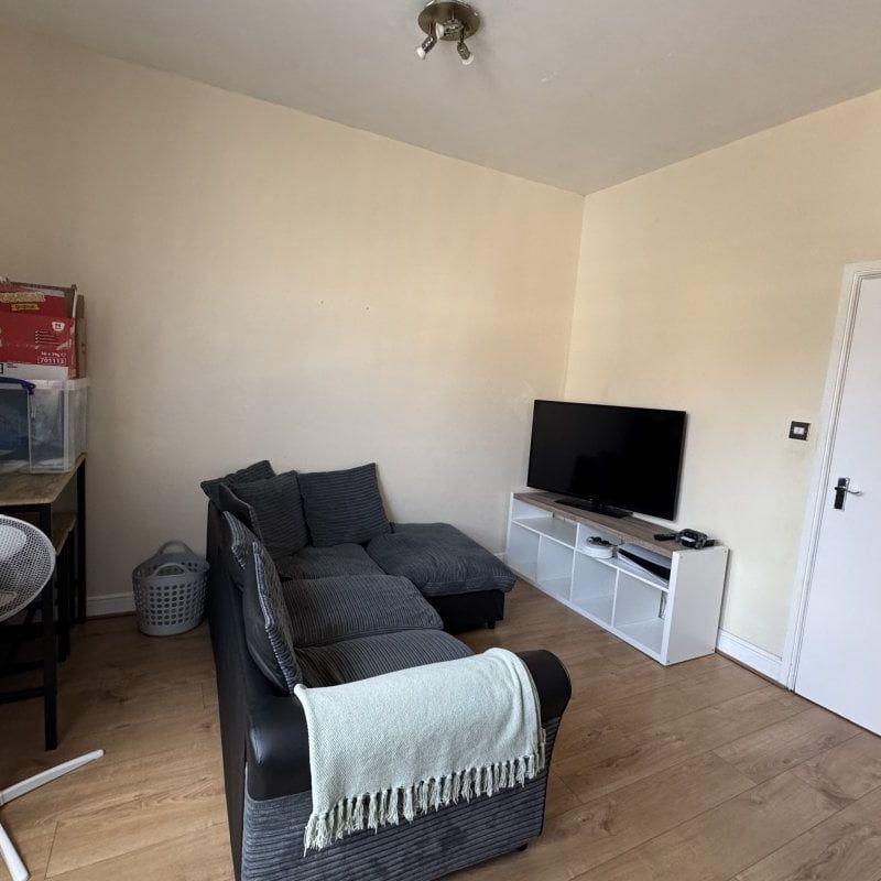 Garratt Lane - Photo 1