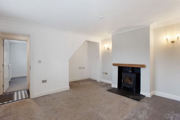 4 bedroom semi-detached house to rent - Photo 1
