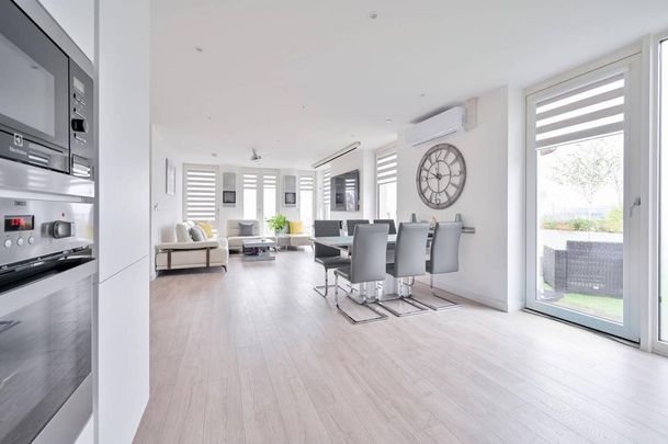 3 bedroom flat to rent - Photo 1