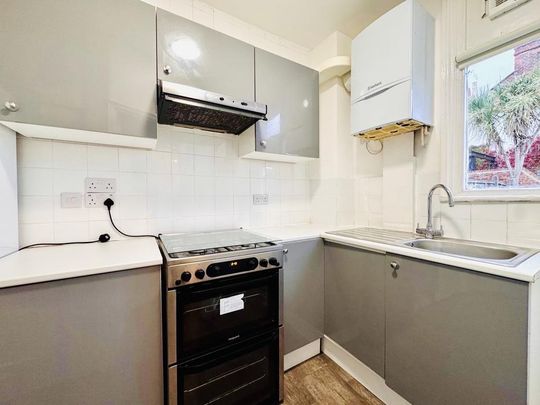 2 bedroom flat to rent - Photo 1
