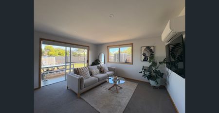 Feel at home, Living Here - Photo 2