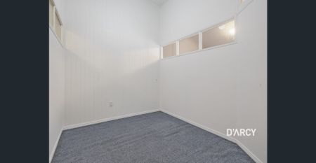 Private Courtyard and Close to EVERYTHING!! - Photo 3