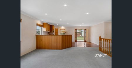 Elevated family haven in quiet cul-de-sac - Photo 2