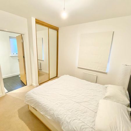 4 bedroom flat to rent - Photo 4