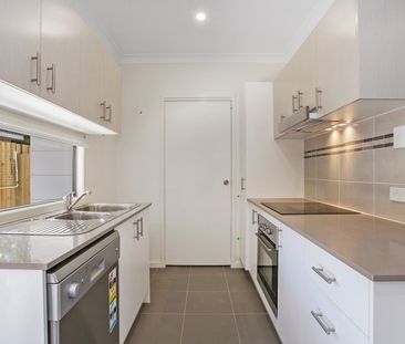 2/5 Costalot Street, Oxley QLD 4075 - Townhouse For Rent | Domain - Photo 6