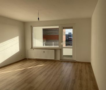 Moderne helle 3-Zimmer-Wohnung mit Balkon und Fahrstuhl! - Photo 1
