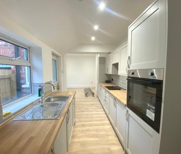 3 bedroom terraced house to rent - Photo 1