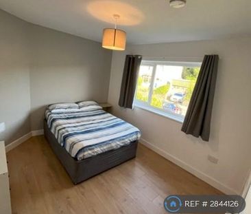 1 bedroom in a house share to rent - Photo 3