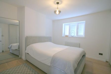 2 bedroom semi-detached house to rent - Photo 5