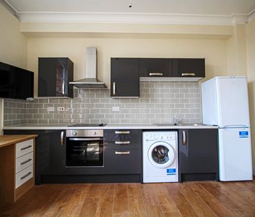 Apt 9, Fairbairn Residence - Photo 4