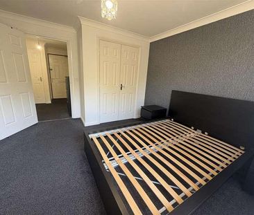 One Bed, Wellsfield, Bushey, WD23 - Photo 3