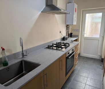 1 bedroom semi-detached house to rent - Photo 2