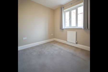 3 Bed End Terrace, John Brooks Avenue, B66 - Photo 2