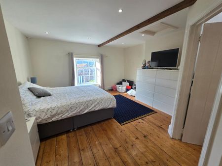 2 bedroom semi-detached house to rent - Photo 5