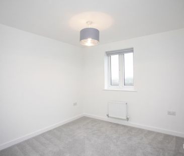 4 bedroom semi-detached house to rent - Photo 2