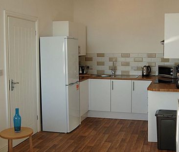 2 bedroom apartment to rent - Photo 4