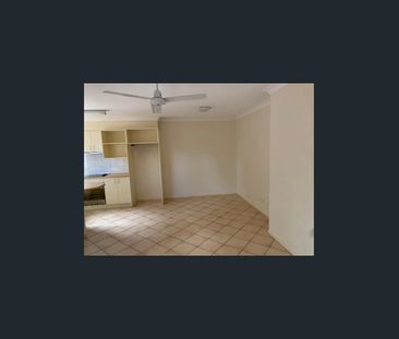 3 BEDROOM TOWN HOUSE IN FANTASTIC LOCATION! - Photo 5