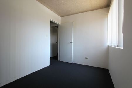 2 Bedroom Unit in Neat Complex - Photo 2