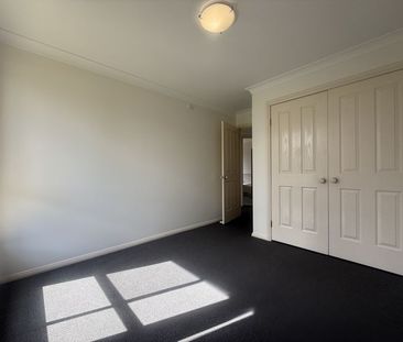 SPACIOUS FOUR BEDROOM FAMILY HOME !!! - Photo 2
