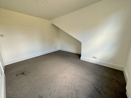 2 Bed Flat, Overnhill Road, BS16 - Photo 2