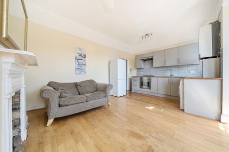2 bedroom flat to rent - Photo 3