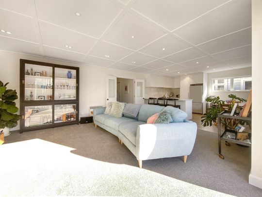 Welcome home to 81 Endeavour Street - Photo 1