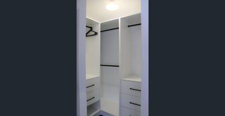 LUXURIOUS HOME IN GREAT LOCATION!!! - Photo 2