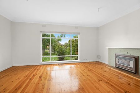 38 Salisbury Avenue, Newington - Photo 2