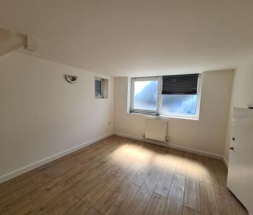 3 bedroom flat to rent - Photo 1