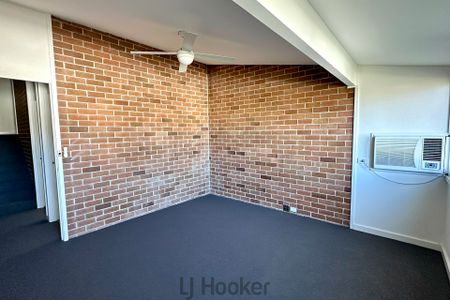 PRIME LOCATION, DON'T MISS YOUR CHANCE TO INSPECT!! - Photo 4