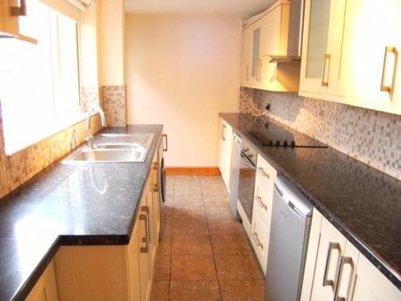 2 bedroom terraced house to rent - Photo 3