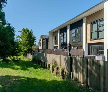 Modern Townhouse in Family Friendly Complex - Photo 4