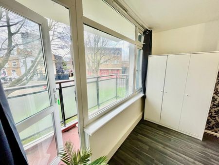 3 Bed Flat, Temple House, SW11 - Photo 3