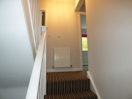 Detached house to rent on - Photo 2
