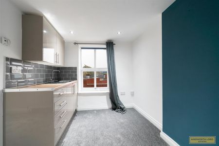 Part Self-Contained Bedsit, Redearth Rd , Darwen - Photo 5