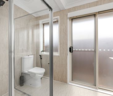 6 Trevor Toms Drive, Acacia Gardens NSW 2763 - House For Rent | Domain - Photo 3