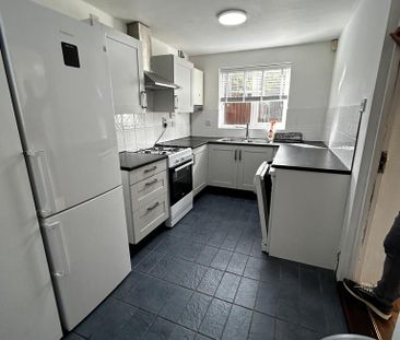 3 bedroom semi-detached house to rent - Photo 5