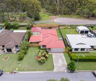 EXCELLENT FAMILY HOME WITH SHED - Photo 4