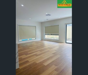 Modern Family Home with 4 Bedrooms in Officer - Photo 2