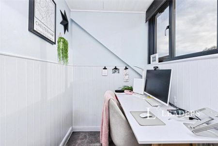 4 bedroom semi-detached house to rent - Photo 5