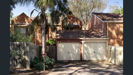 Beautiful 3 Bedroom Home - Photo 2