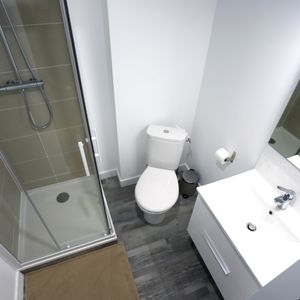 AMIRAL COURBET L Roommate 6 Bedrooms at Brest - Photo 3