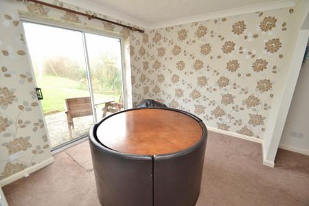 3 bedroom detached house to rent - Photo 4