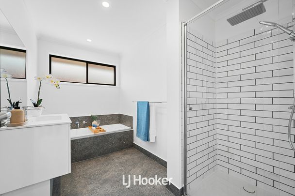 Fully Renovated Home in Prime Location! - Photo 1