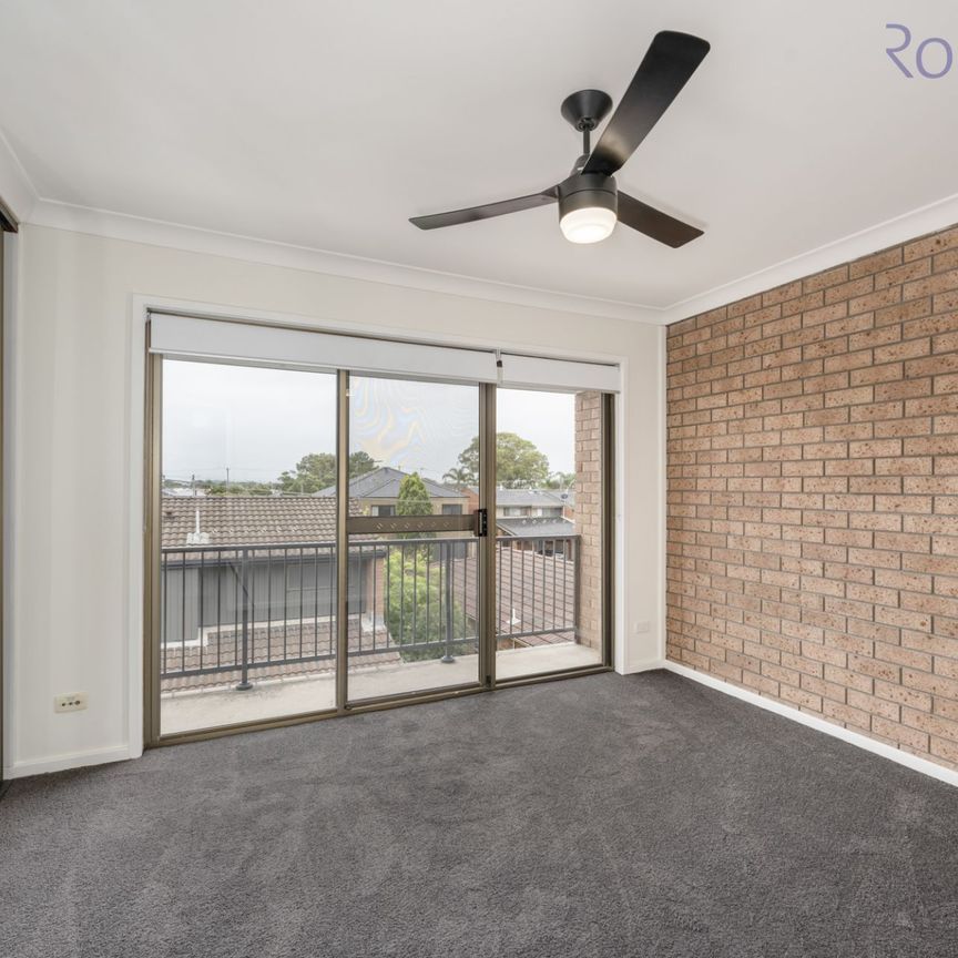 Renovated two bedroom townhouse in popular Merewether location - Photo 1