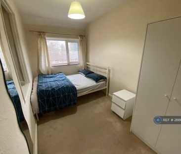 1 bedroom in a house share to rent - Photo 4