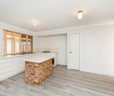 Spacious Coastal Family Home with Multiple Living Areas. - Photo 5