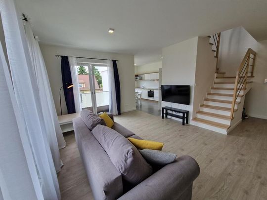 Dwupoziomowe 77 m² z miejscem parkingowym - Photo 1