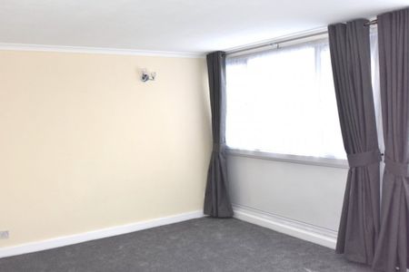 Mountbatten Square, Windsor, Berkshire,SL4 - Photo 3