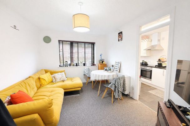 1 bed apartment to rent in Roots Hall Drive, Southend-on-Sea, SS2 - Photo 1